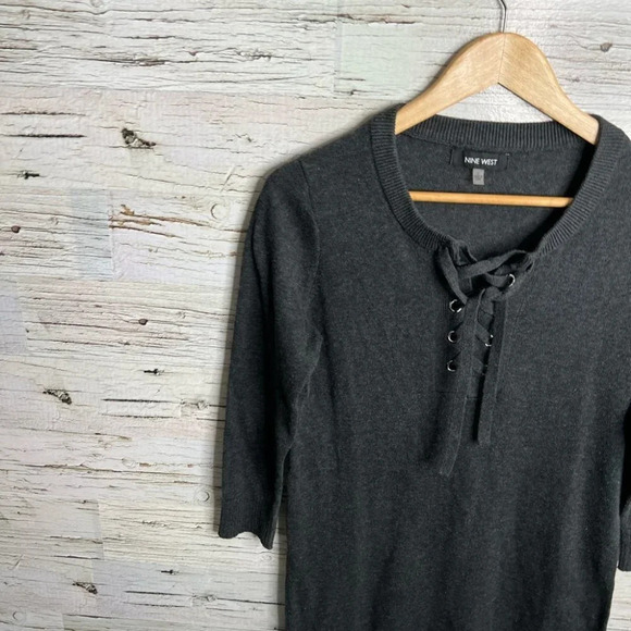 Nine West gray lace up  knit dress size small - Picture 3 of 9